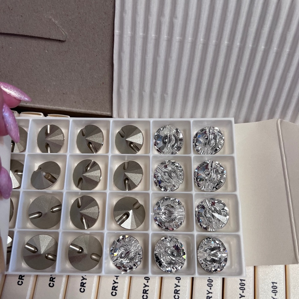 Swarowsky crystal foil button 16mm